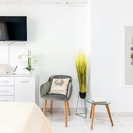 Cosy In Playa De Americas Ph10