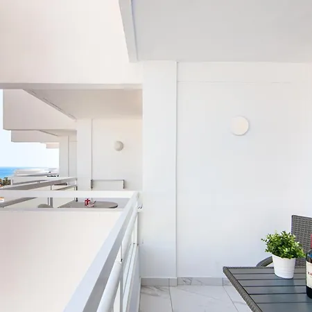 Cosy In Playa De Americas Ph10