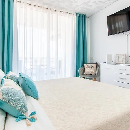 Cosy In Playa De Americas Ph10 *